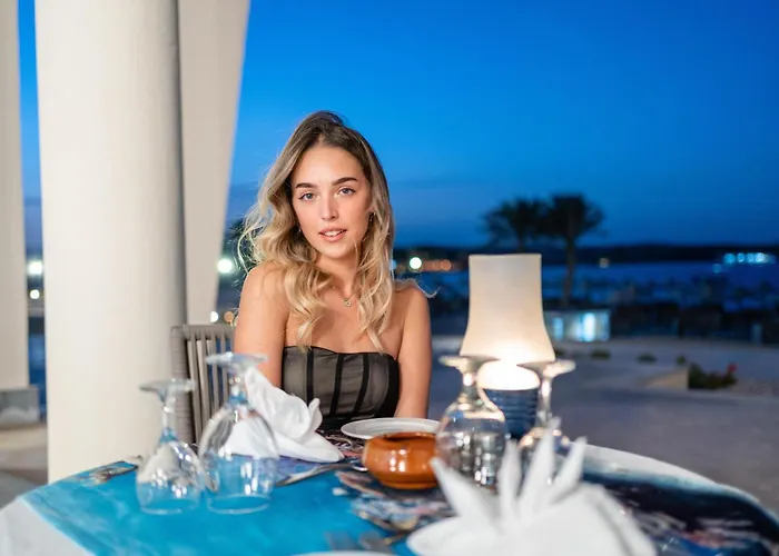Malikia Abu Dabbab Resort 5*